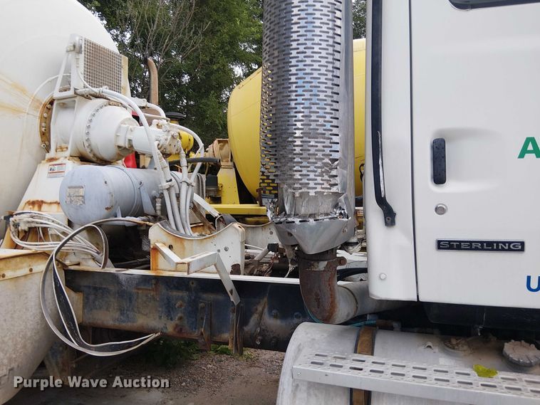 image for item DT6268 1999 Sterling ready mix truck