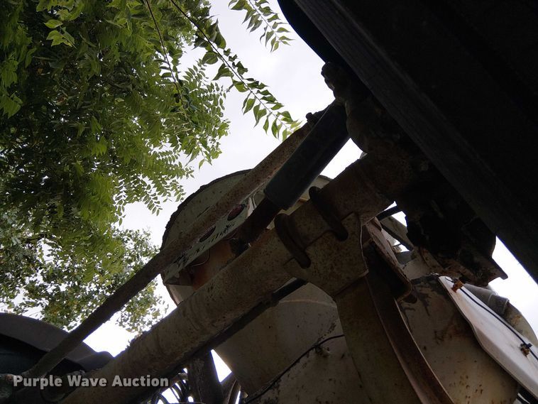 image for item DT6268 1999 Sterling ready mix truck