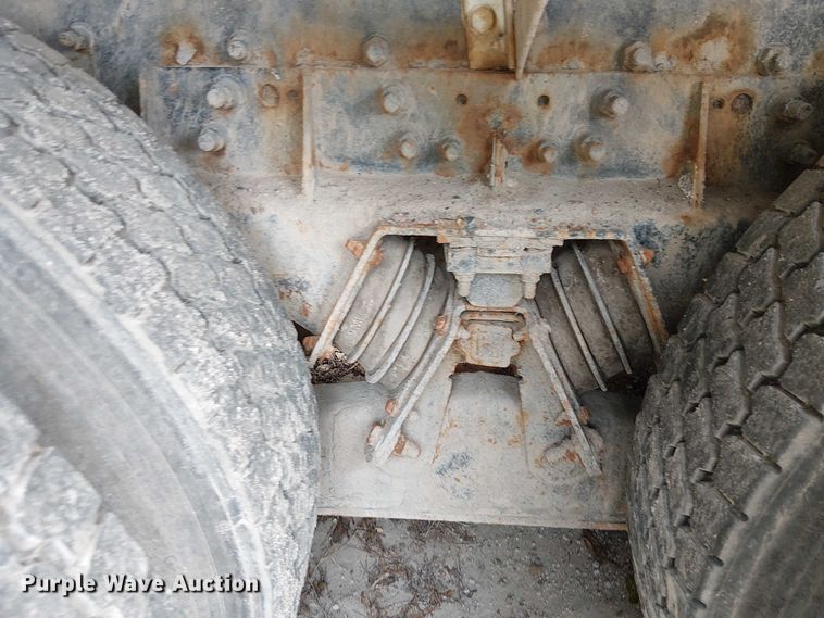 image for item DT6268 1999 Sterling ready mix truck