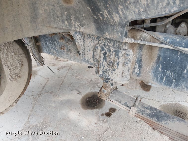 image for item DT6268 1999 Sterling ready mix truck