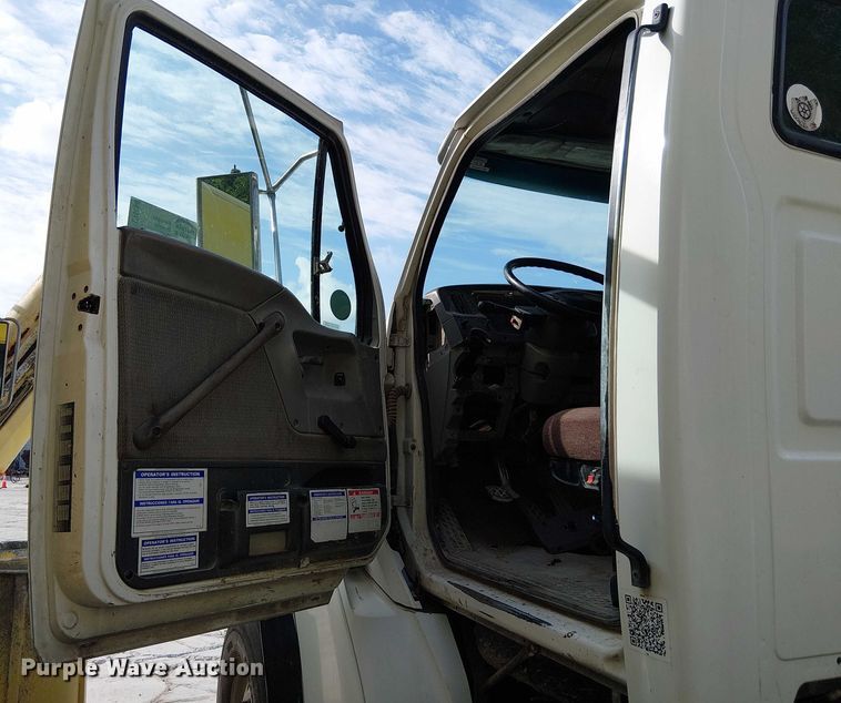 image for item DT6268 1999 Sterling ready mix truck