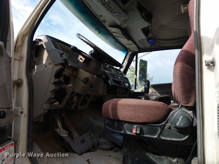 image for item DT6268 1999 Sterling ready mix truck