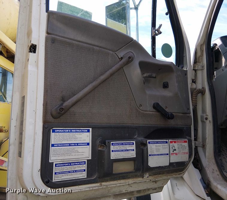 image for item DT6268 1999 Sterling ready mix truck