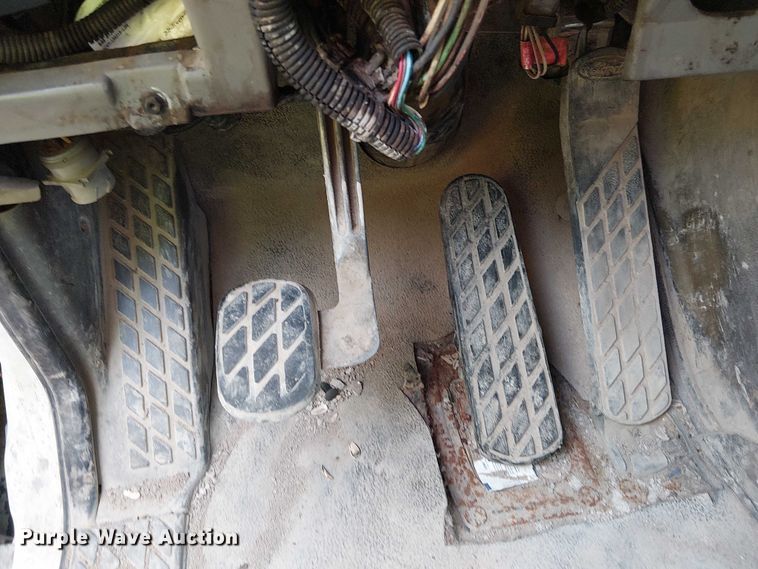 image for item DT6268 1999 Sterling ready mix truck