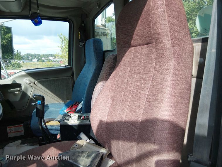 image for item DT6268 1999 Sterling ready mix truck