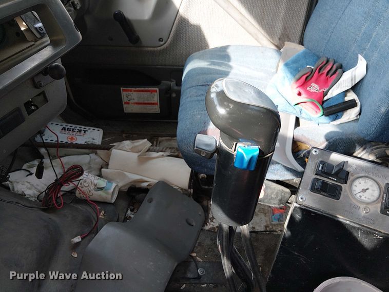 image for item DT6268 1999 Sterling ready mix truck