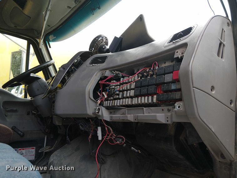 image for item DT6268 1999 Sterling ready mix truck