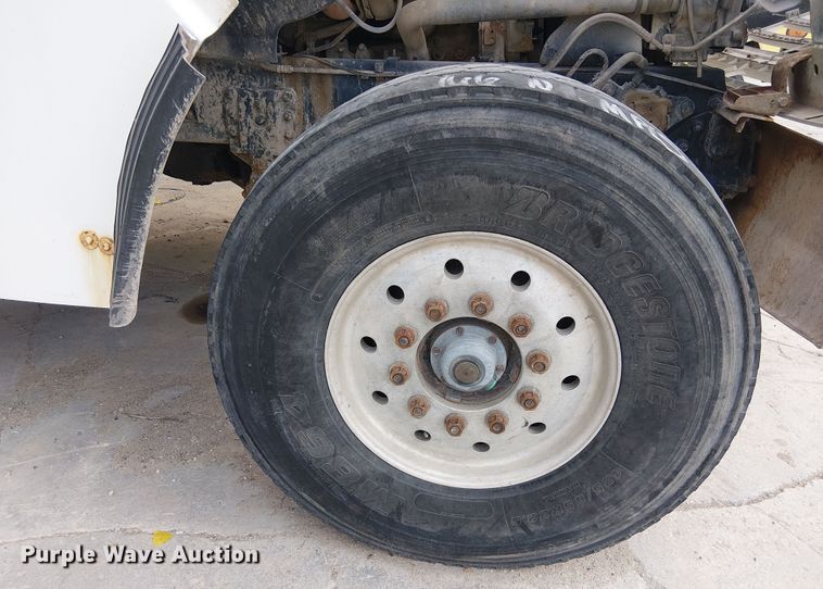 image for item DT6268 1999 Sterling ready mix truck