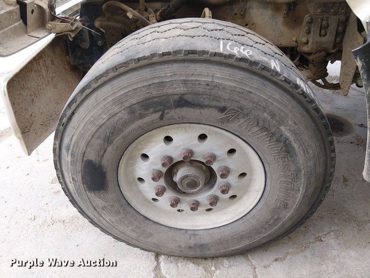 image for item DT6268 1999 Sterling ready mix truck