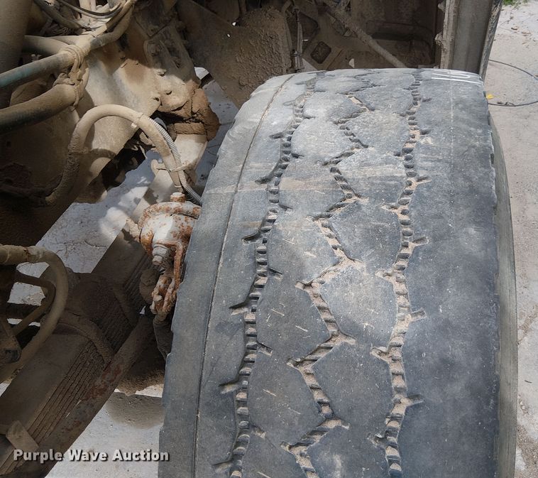 image for item DT6268 1999 Sterling ready mix truck