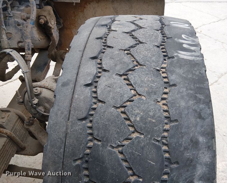 image for item DT6268 1999 Sterling ready mix truck