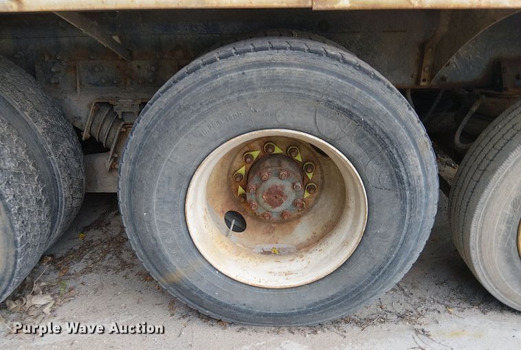 image for item DT6268 1999 Sterling ready mix truck