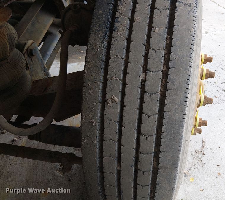 image for item DT6268 1999 Sterling ready mix truck