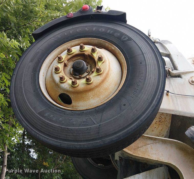 image for item DT6268 1999 Sterling ready mix truck