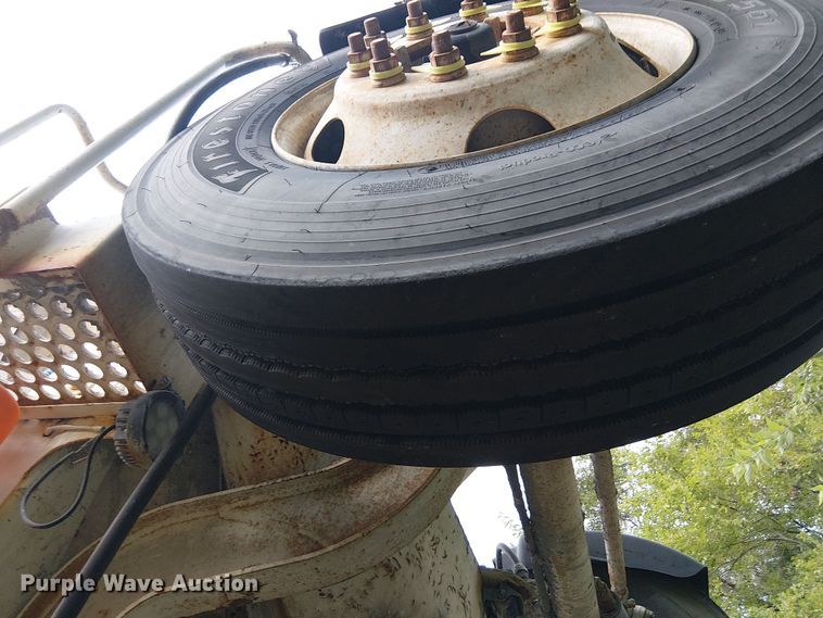 image for item DT6268 1999 Sterling ready mix truck