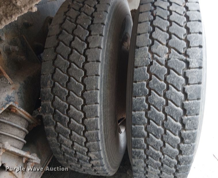 image for item DT6268 1999 Sterling ready mix truck