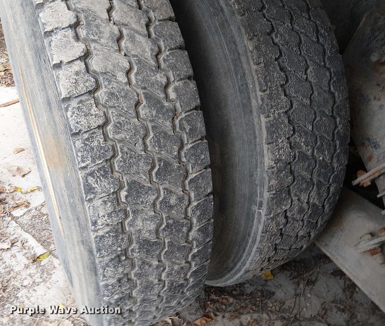 image for item DT6268 1999 Sterling ready mix truck