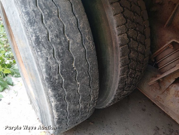 image for item DT6268 1999 Sterling ready mix truck