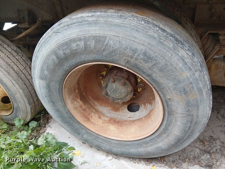 image for item DT6268 1999 Sterling ready mix truck