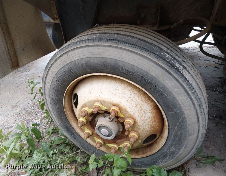 image for item DT6268 1999 Sterling ready mix truck