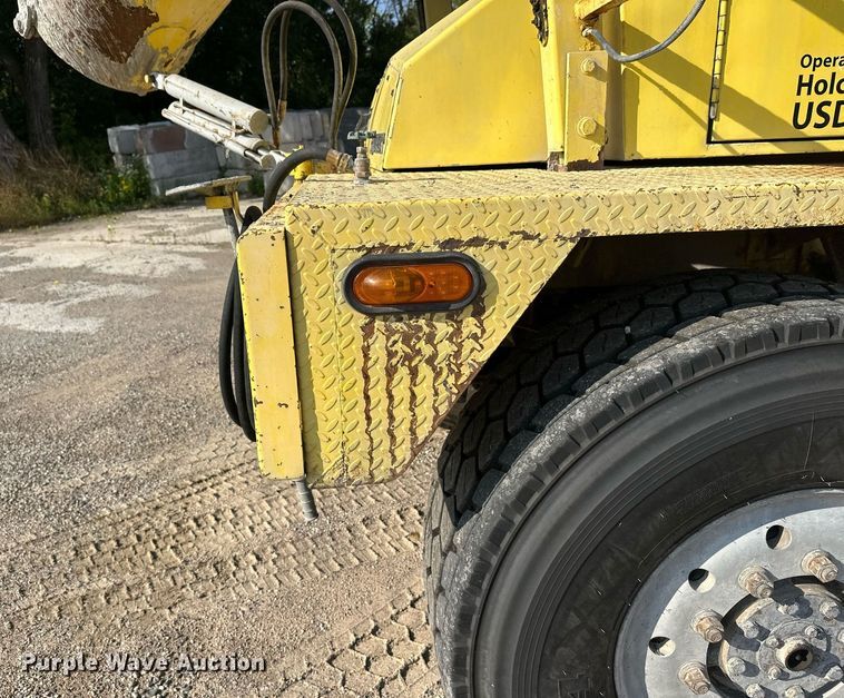 image for item DT6271 2007 Terex Advance 613410APPT61211 ready mix truck