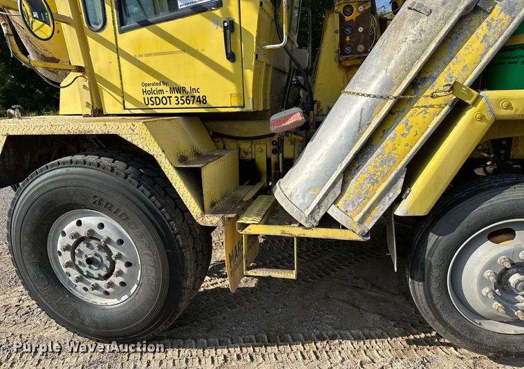 image for item DT6271 2007 Terex Advance 613410APPT61211 ready mix truck