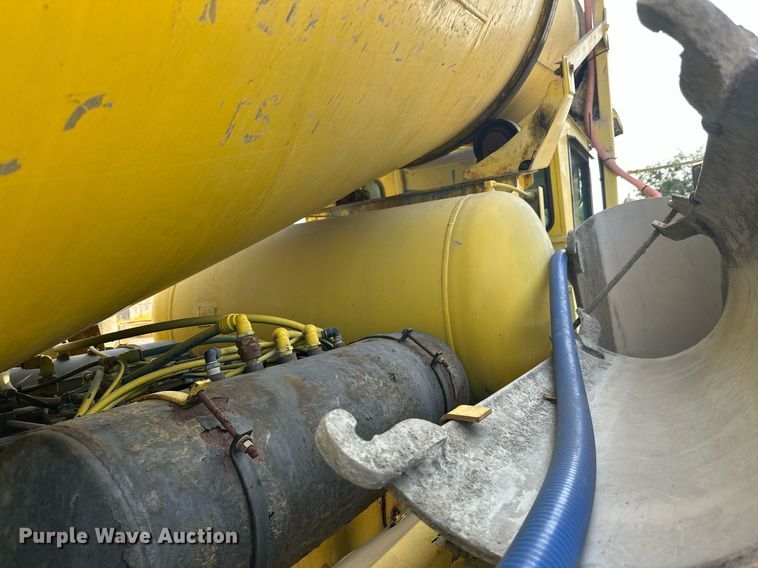 image for item DT6272 2013 Terex Advance FDB6000 ready mix truck