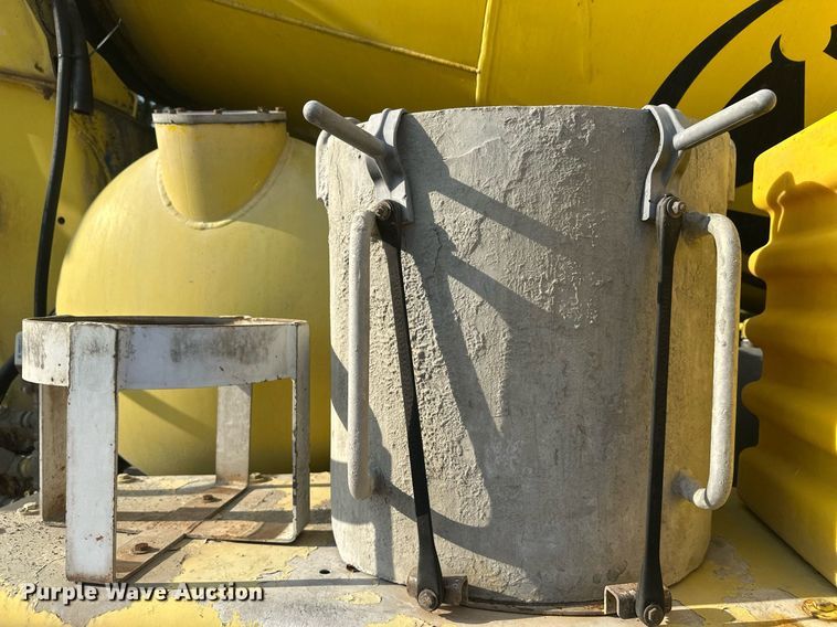 image for item DT6272 2013 Terex Advance FDB6000 ready mix truck