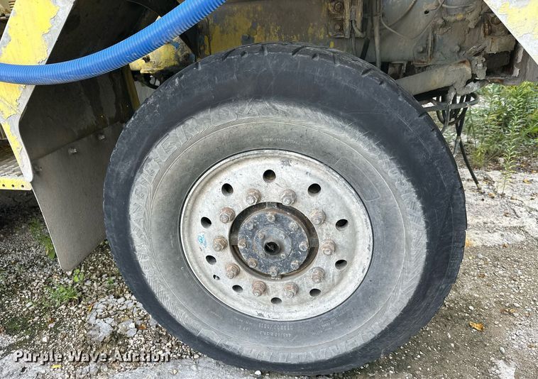 image for item DT6272 2013 Terex Advance FDB6000 ready mix truck