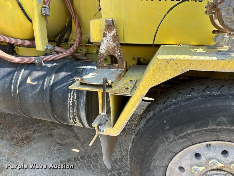 image for item DT6273 2007 Terex Advance C13335A6610 ready mix truck