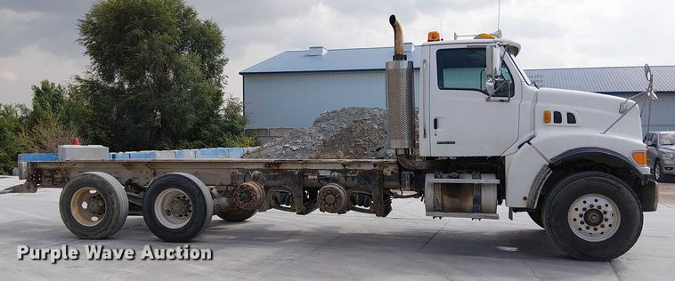 image for item DT6274 2007 Sterling truck cab and chassis