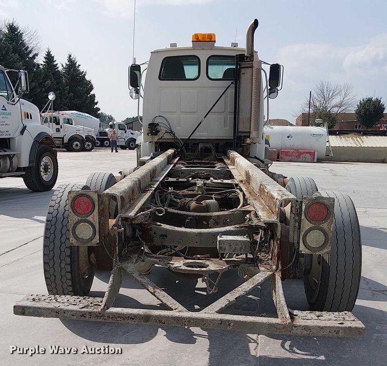 image for item DT6274 2007 Sterling truck cab and chassis