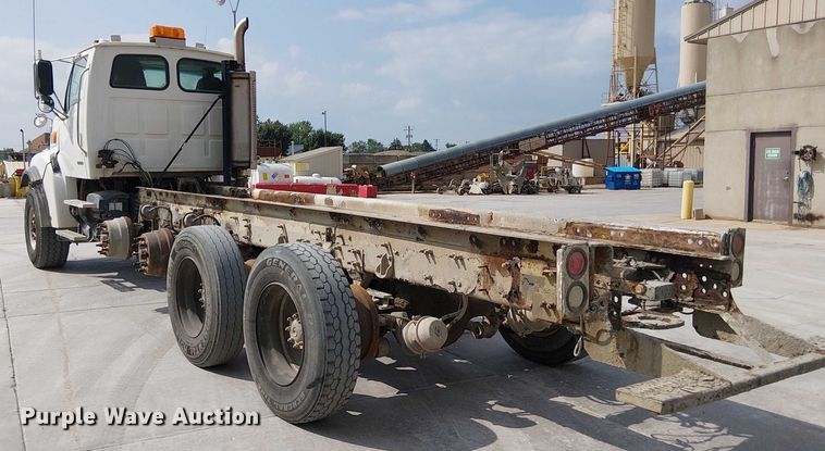 image for item DT6274 2007 Sterling truck cab and chassis