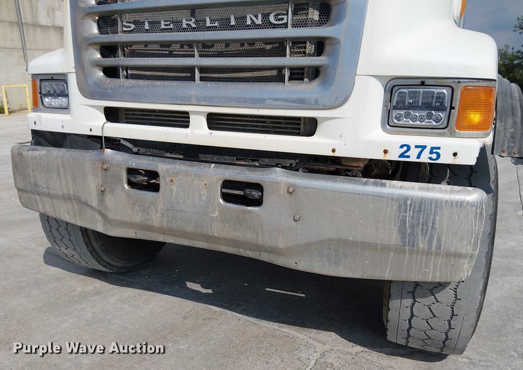 image for item DT6274 2007 Sterling truck cab and chassis