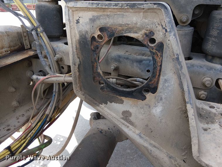 image for item DT6274 2007 Sterling truck cab and chassis