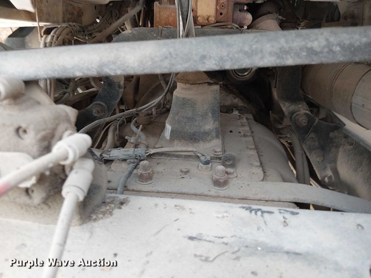 image for item DT6274 2007 Sterling truck cab and chassis