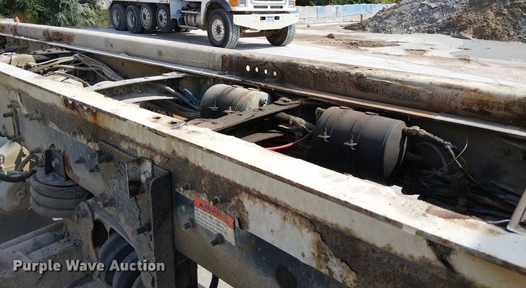 image for item DT6274 2007 Sterling truck cab and chassis