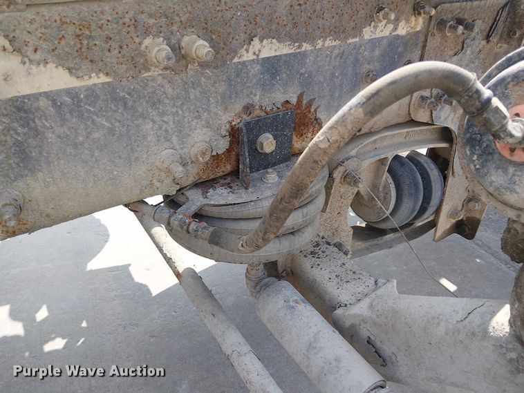 image for item DT6274 2007 Sterling truck cab and chassis