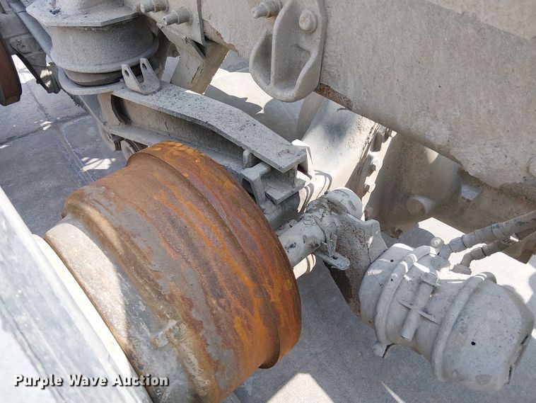 image for item DT6274 2007 Sterling truck cab and chassis