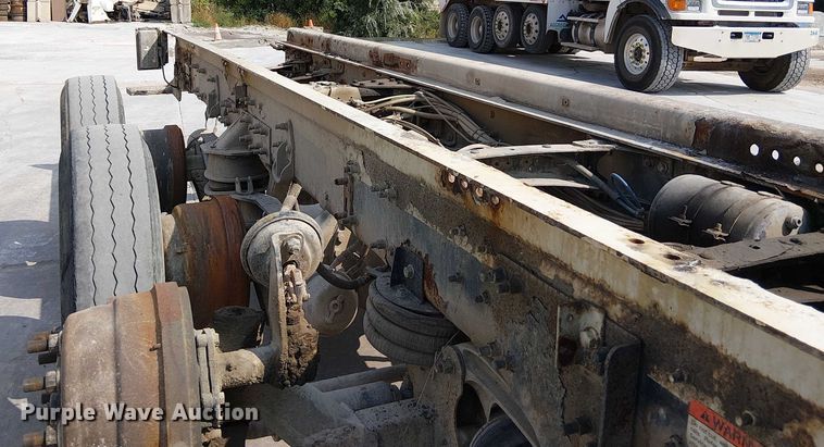 image for item DT6274 2007 Sterling truck cab and chassis