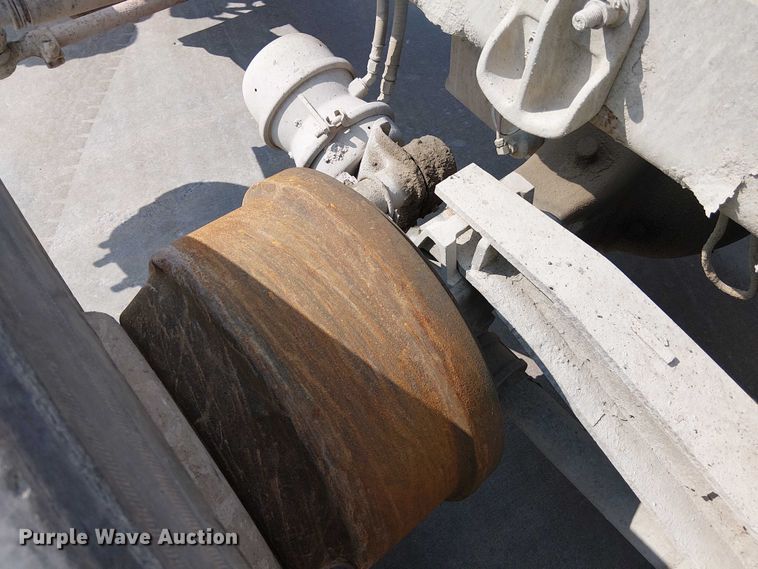 image for item DT6274 2007 Sterling truck cab and chassis