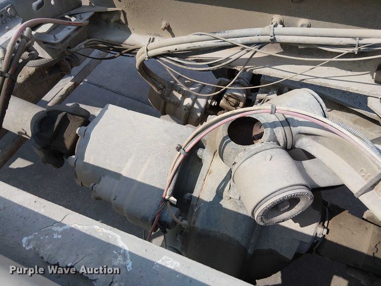 image for item DT6274 2007 Sterling truck cab and chassis