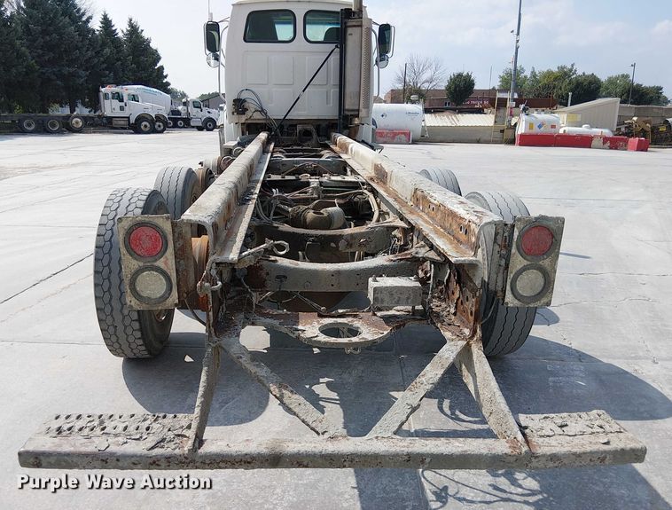 image for item DT6274 2007 Sterling truck cab and chassis