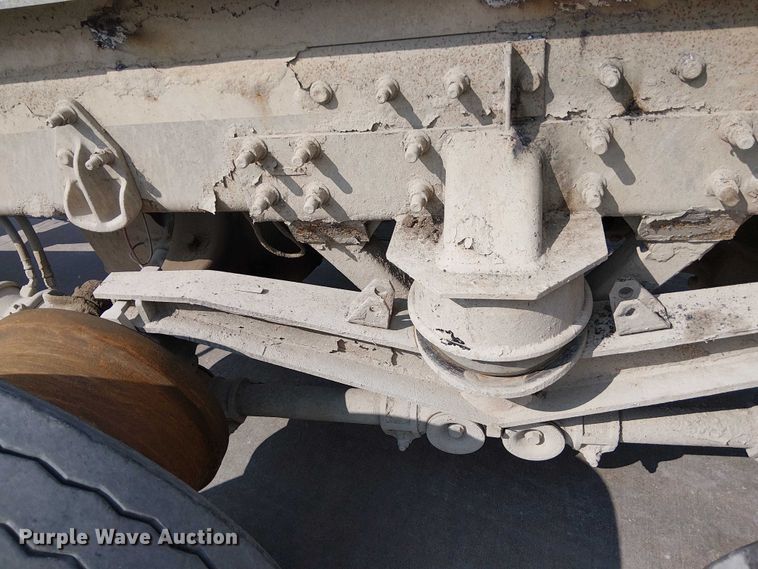 image for item DT6274 2007 Sterling truck cab and chassis