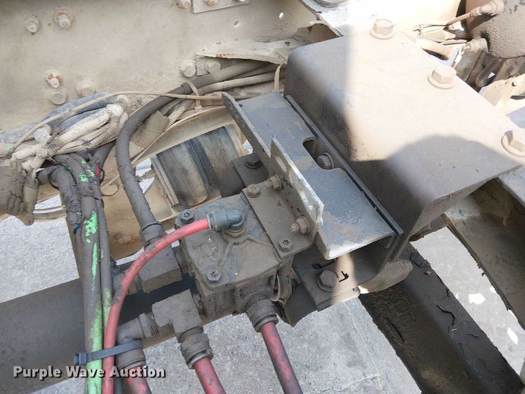 image for item DT6274 2007 Sterling truck cab and chassis