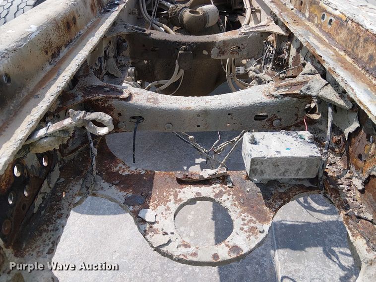 image for item DT6274 2007 Sterling truck cab and chassis