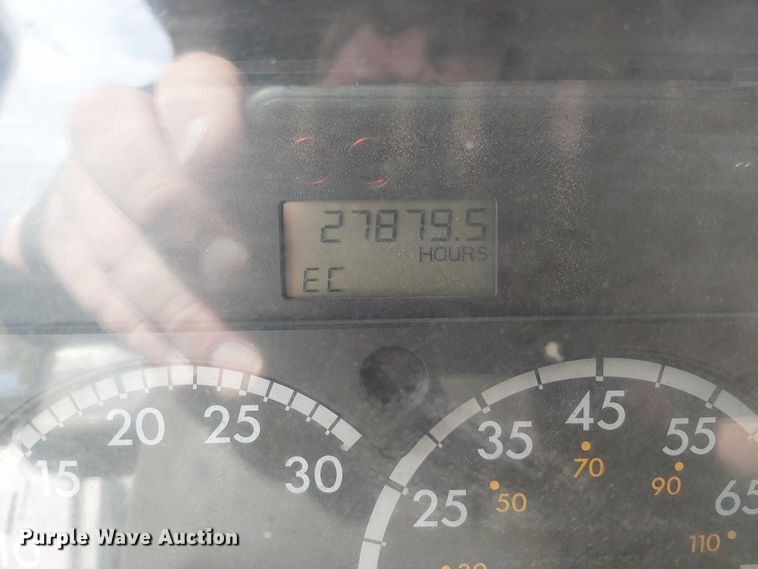 image for item DT6274 2007 Sterling truck cab and chassis