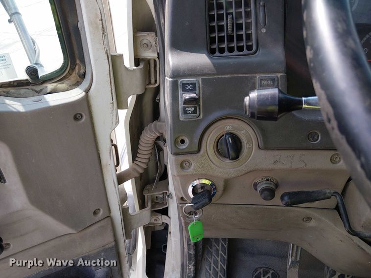 image for item DT6274 2007 Sterling truck cab and chassis