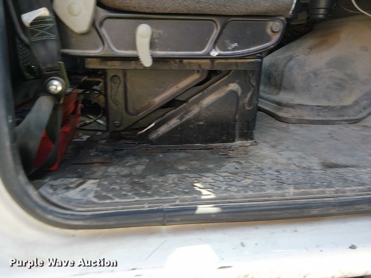 image for item DT6274 2007 Sterling truck cab and chassis