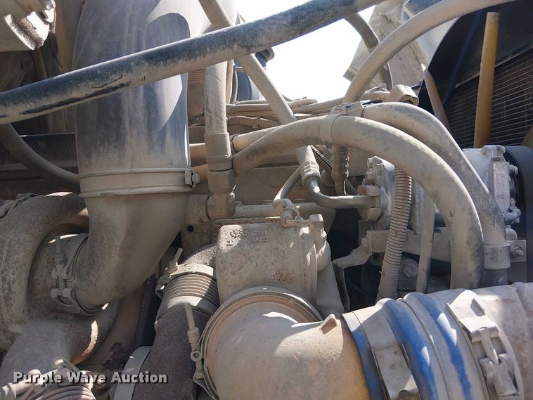 image for item DT6274 2007 Sterling truck cab and chassis